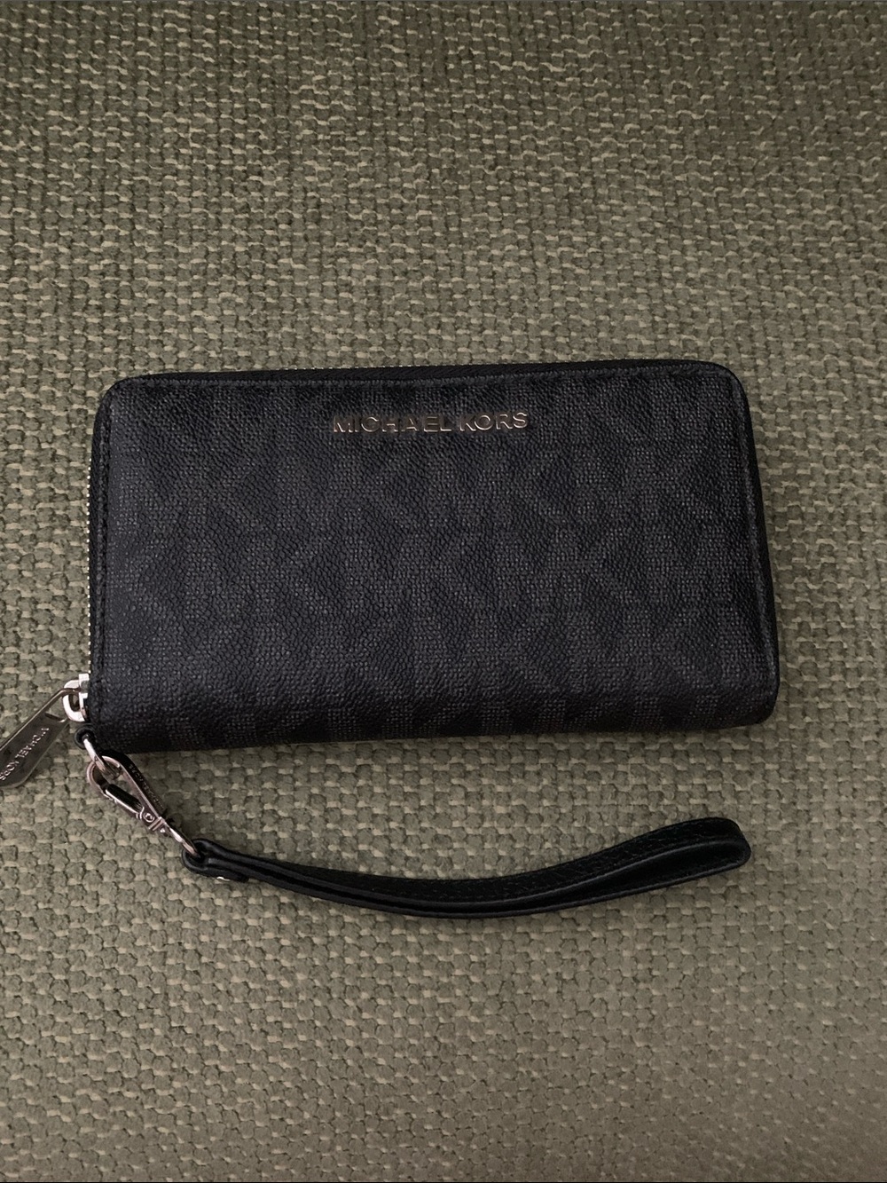 Michael Kors Jet Set Smartphone Wristlet Wallet